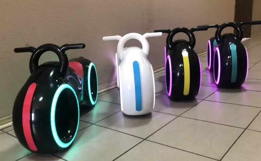 Begovil Star One Scooter: Paglalarawan ng Beggrel Tron Bike Bike na may LED-illumination at Bluetooth. Mga pagsusuri ng mga magulang 8634_8