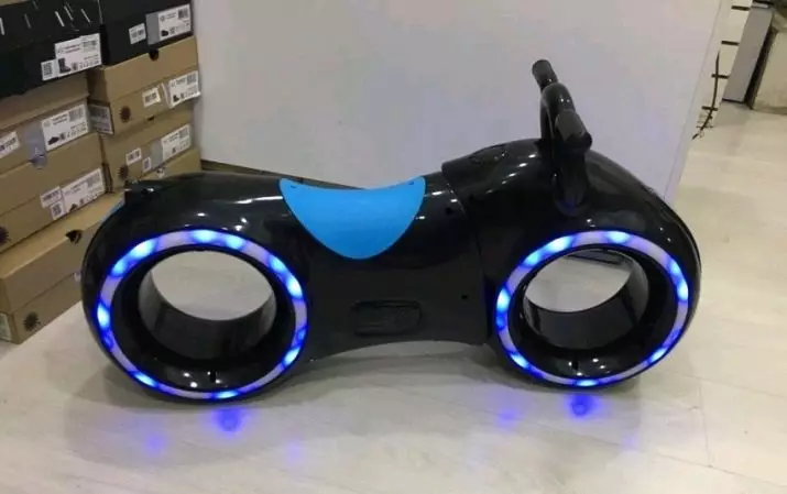 Bedovil Star One Scooter: Kuvaus lasten beggel tron ​​pyörä LED-valaistuksella ja Bluetoothilla. Vanhempien arvostelut 8634_9