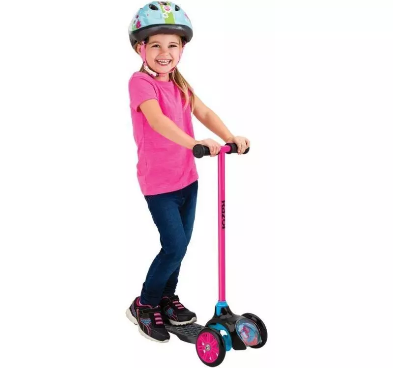 Scooters para un adolescente (21 fotos): calificación de buenos scooters con ruedas grandes y pequeñas para niños y niñas de 9 a 12 años y 14 años. ¿Cómo elegir lo más fresco? 8644_19