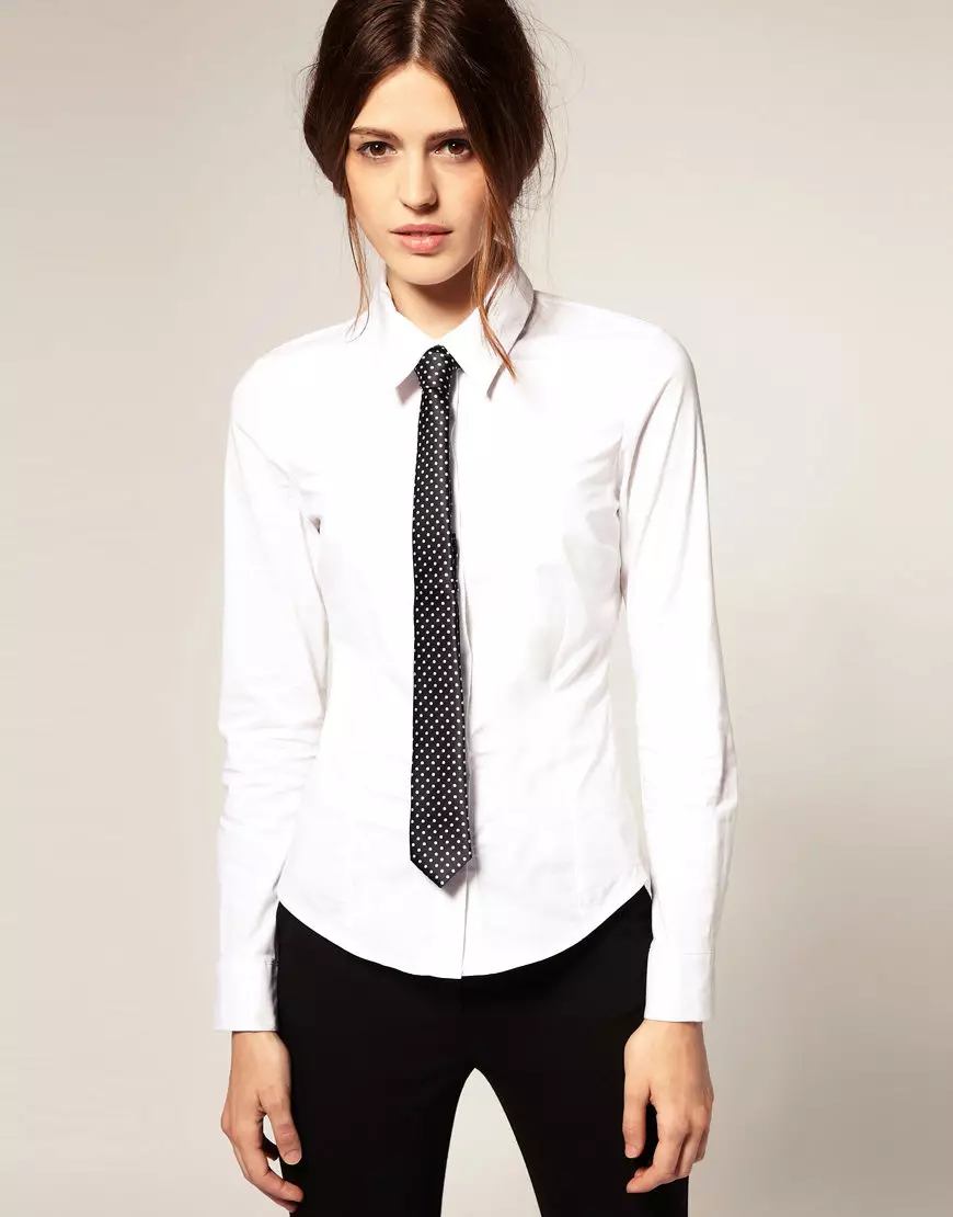 Бизнис и канцеларијска женска блужа (33 фотографије): Шта носити блузе у пословању и канцеларијском стилу 866_6