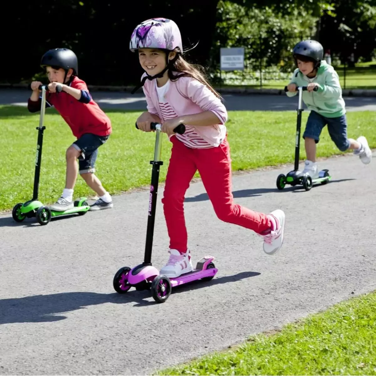 Scooter for et barn er 10 år gammel: Hvordan velge en barnas tohjulede scooter med store hjul for jenter og gutter? 8676_6