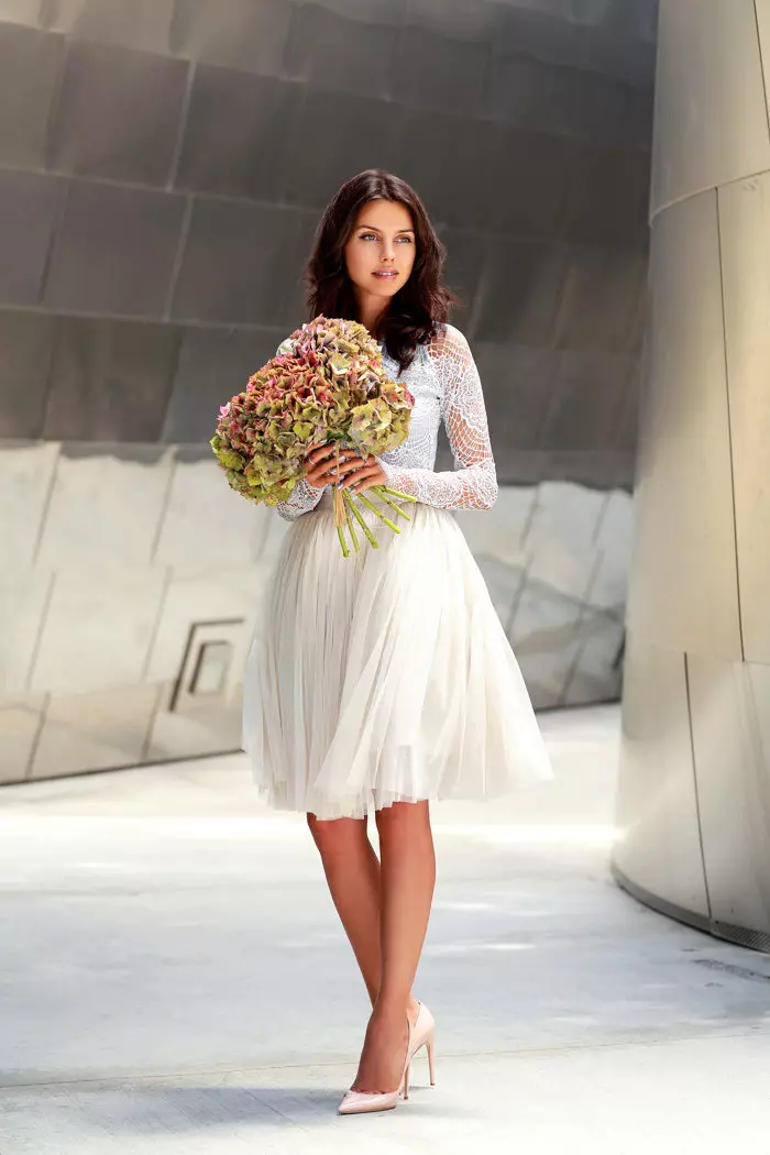 Модели на блуза 2021 (170 снимки): Модни тенденции, с яки, къси ръкави 867_3