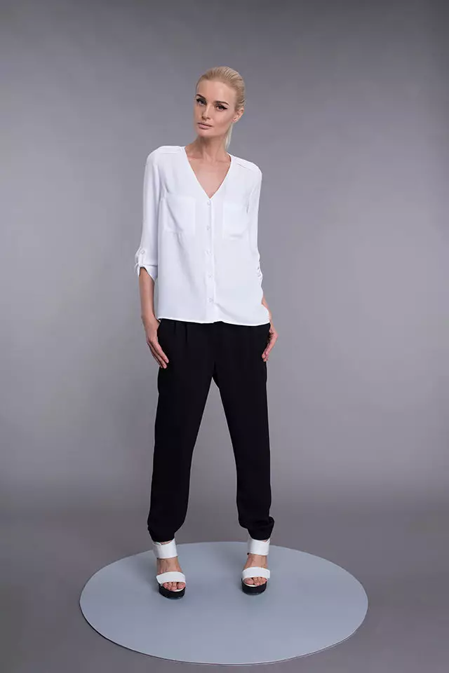 Modeloj de bluzo 2021 (170 fotoj): modaj tendencoj, kun kolumoj, mallongaj manikoj 867_77