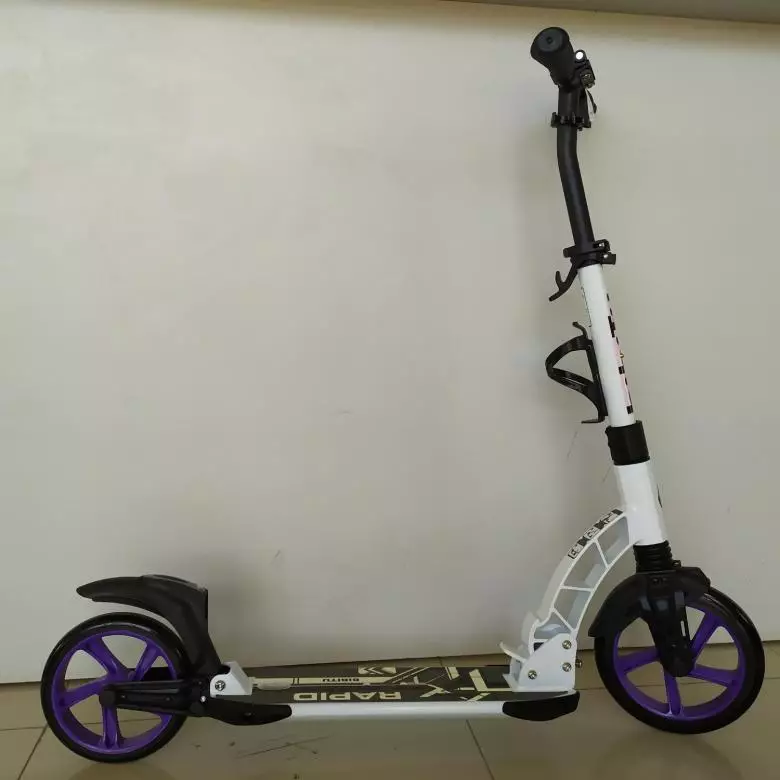 Bibitu Scooters: Comment les plier? Adultes urbains et modèles pour enfants avec des roues gonflables et autres. Commentaires 8701_17