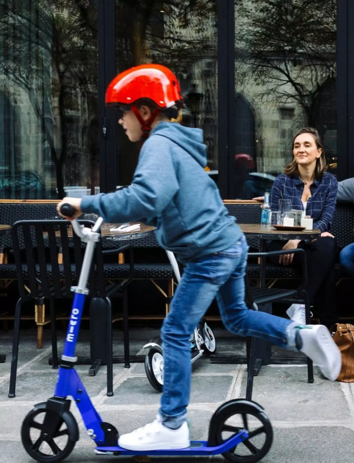 Micro-scooters: review van kinderen en volwassen tweewielige en driewielige modellen. Pennen en andere accessoires, kies lastige en elektrische wastafels 8712_11