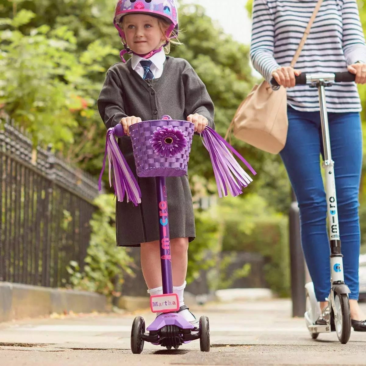 Micro-scooters: review van kinderen en volwassen tweewielige en driewielige modellen. Pennen en andere accessoires, kies lastige en elektrische wastafels 8712_47