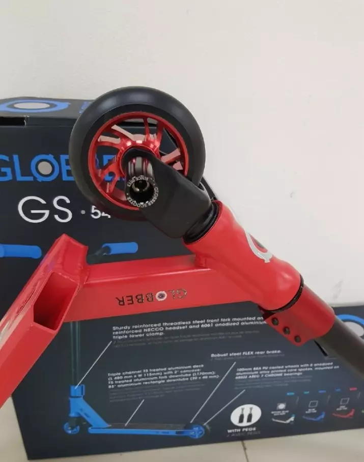 Globber Scooters: Scooters à trois roues et à deux roues et à deux roues, circuits électriques avec roues lumineuses et autres modèles 8714_31