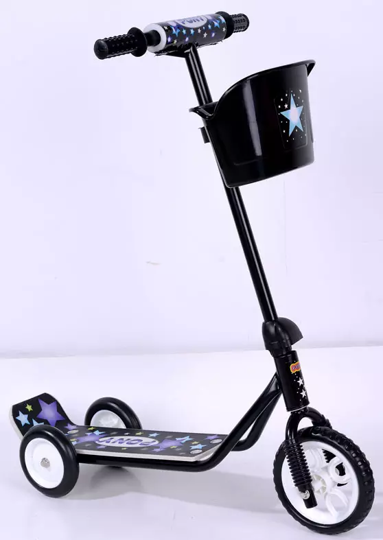 Baby 3-Wheel Scooters (31 fotos): calificación de los mejores scooters de tres ruedas plegables para niños de 2 a 5 años. Dispositivo y elección 8716_21