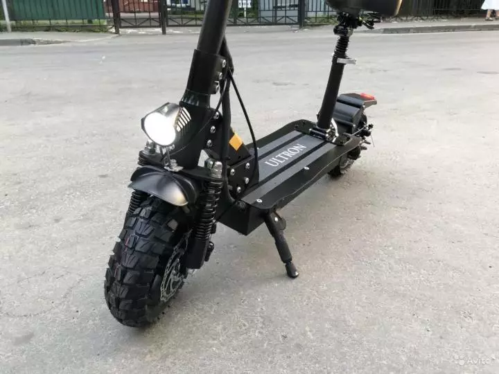 Ultron Scooters: Χαρακτηριστικά μοντέλων ηλεκτρικών νεροχύτες. Πώς να επιλέξετε ένα ηλεκτρικό σκούτερ; Πλεονεκτήματα και Μάρκα 8718_3