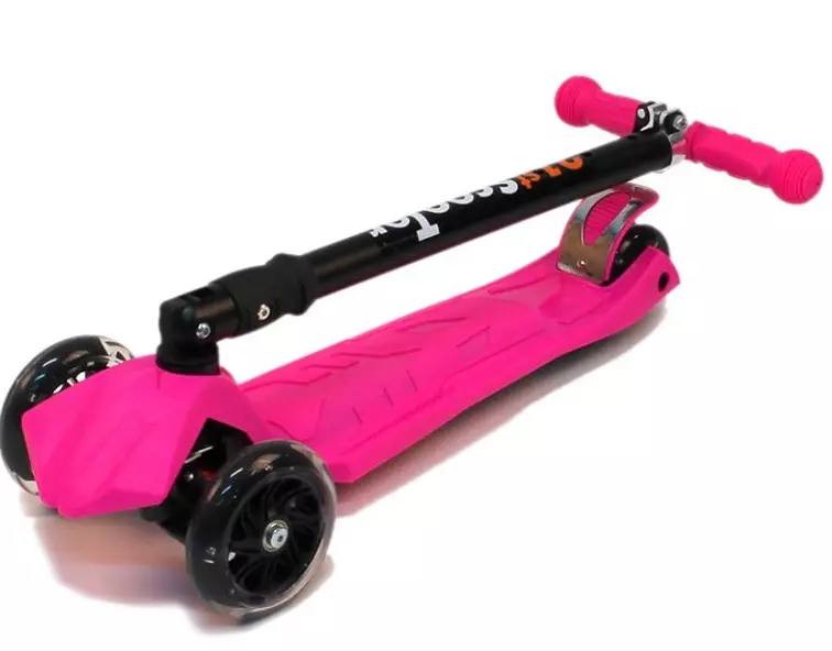 बच्चों के स्कूटर (55 फोटो): बच्चों के लिए स्कूटर कैसे चुनें? एक बच्चे को सवारी करने के लिए कैसे सिखाओ? माता-पिता के लिए बड़े पहियों और कलम के साथ सबसे अच्छे मॉडल की रेटिंग। आप कितने साल की सवारी कर सकते हैं? 8730_44