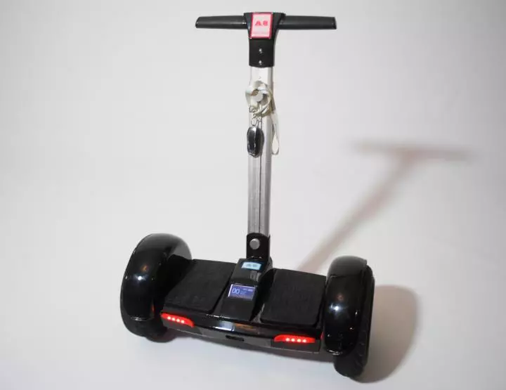 Smart Balance Gyro: Ako zmeniť batériu? Ako nabiť nabíjačku gyroskopu? Ako reštartovať a nastaviť gyro? Recenzie 8750_28