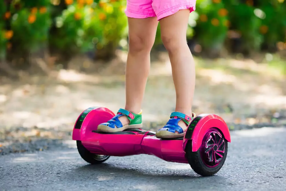 बच्चों के gyroskuthers (35 तस्वीरें): 9-12 वर्ष और अन्य उम्र के बच्चों के लिए एक छोटा gyroscur कैसे चुनें? आप कितने साल तक सवारी कर सकते हैं? 8754_32