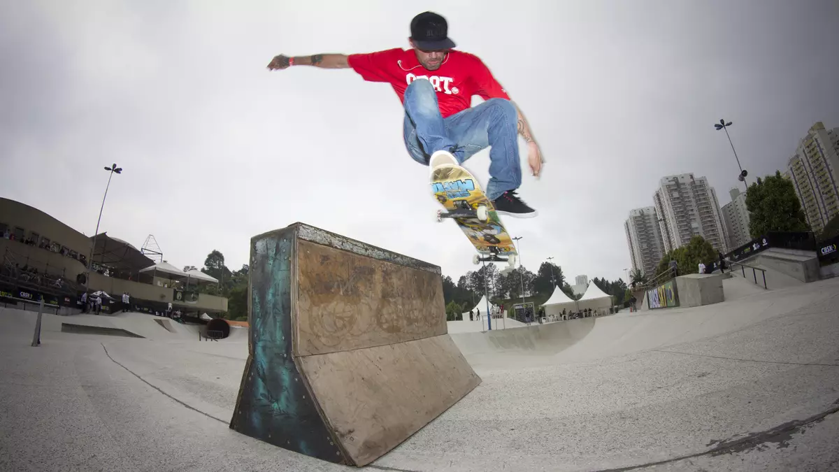 Skate Tricky: Meriv çawa skateboardek profesyonel hilbijêrin û çiqas giraniya wê ye? Modelên çêtirîn dengdan 8771_10