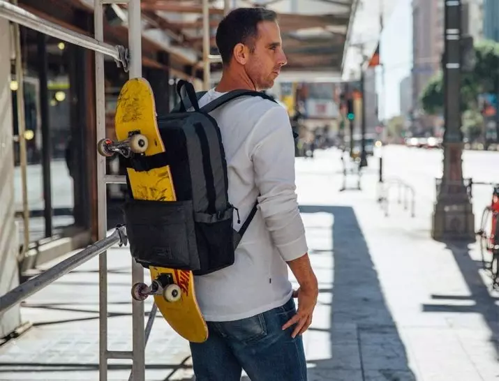 Skateboard ryggsäck: Hur man väljer ett lock eller bärväska med en form för en skateboard? 8782_16