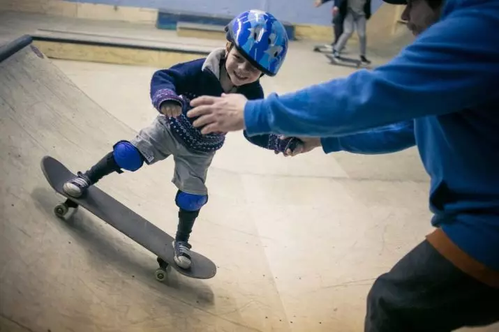 子供のスケートボード：3,4,6,8歳の子供のためのスケートを選ぶ方法は？保護と詳細を選択する方法スケートボードが側面に乗っているとどうなりますか？ 8784_11