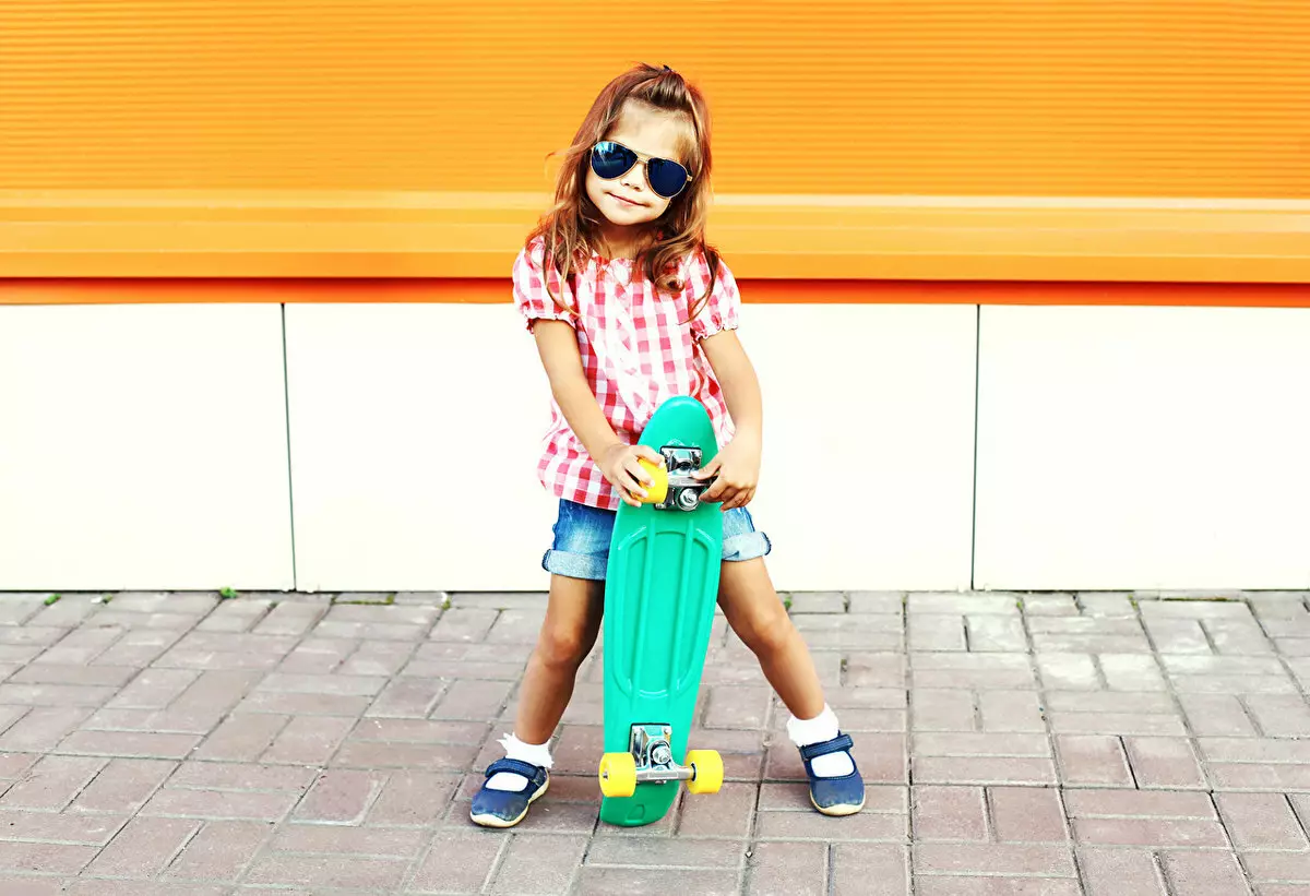 Skateboard voor meisjes (25 foto's): Hoe te leren rijden op een skateboard op 9 en 14 jaar oud? Hoe kiest u een kinderkateboard voor een tiener? 8793_3