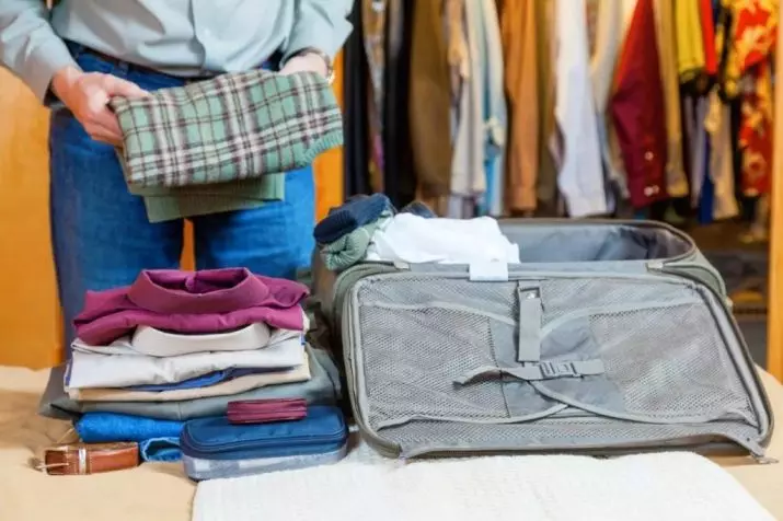 Como coletar uma mala? Como compactar camisas, casacos e outras coisas? Como coletar as coisas que as coisas não se lembram? 8801_17