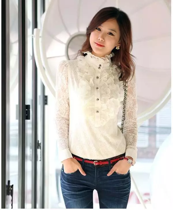 Bluza me ruffles (60 foto): bluza me zabo dhe ryushami 880_36