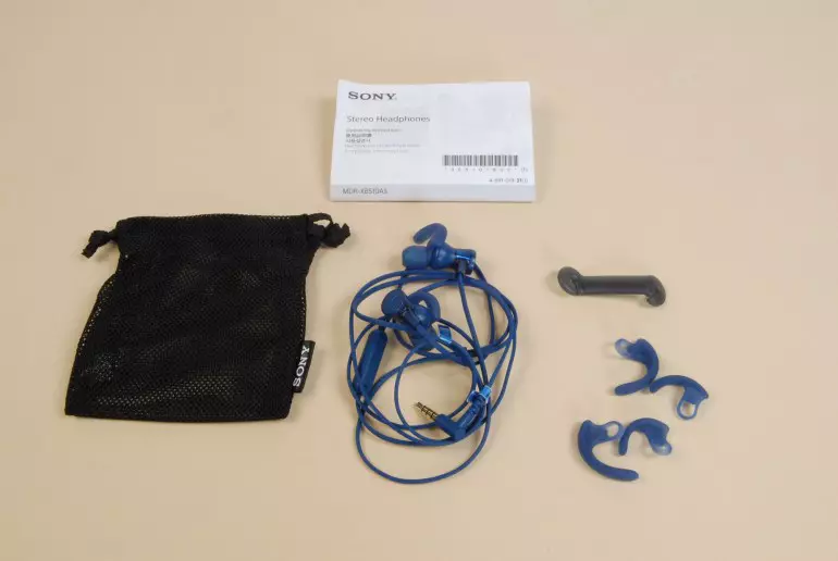 Auriculars per a la piscina: Alguns models sense fils i per cable per a la natació amb un reproductor i Bluetooth. Sony, JBL i altres marques 8815_10