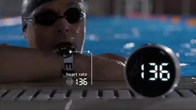 स्विमिंग पूल घड़ियां: कसरत के लिए सर्कल गिनती और स्मार्ट मॉडल समीक्षा, सर्वश्रेष्ठ 