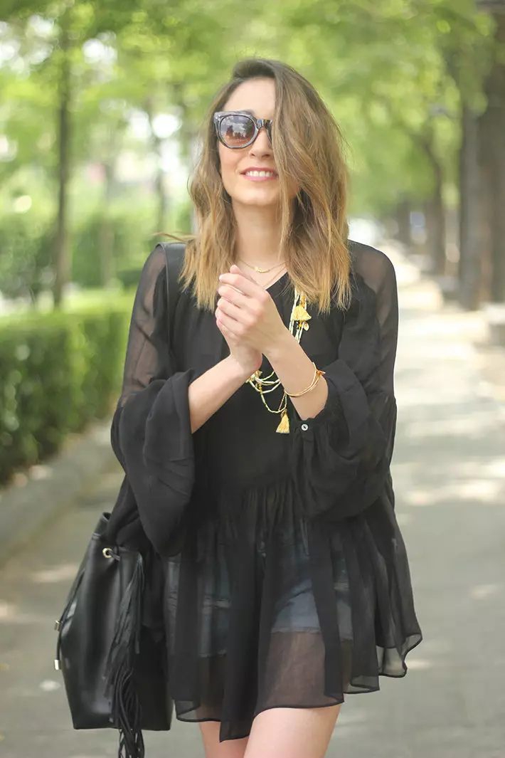 Black Blouse (52 wêne): toi bikî bloka reş 882_14