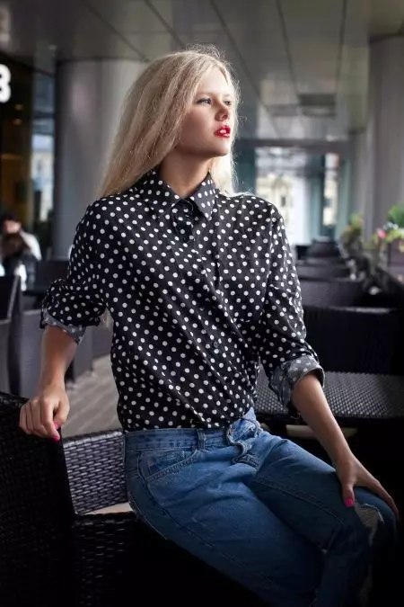 Black Blouse (52 wêne): toi bikî bloka reş 882_28