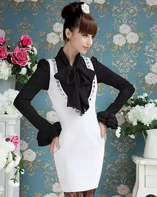 Black Blouse (Awọn fọto 52): Kini lati wọ Black Black Black 882_36