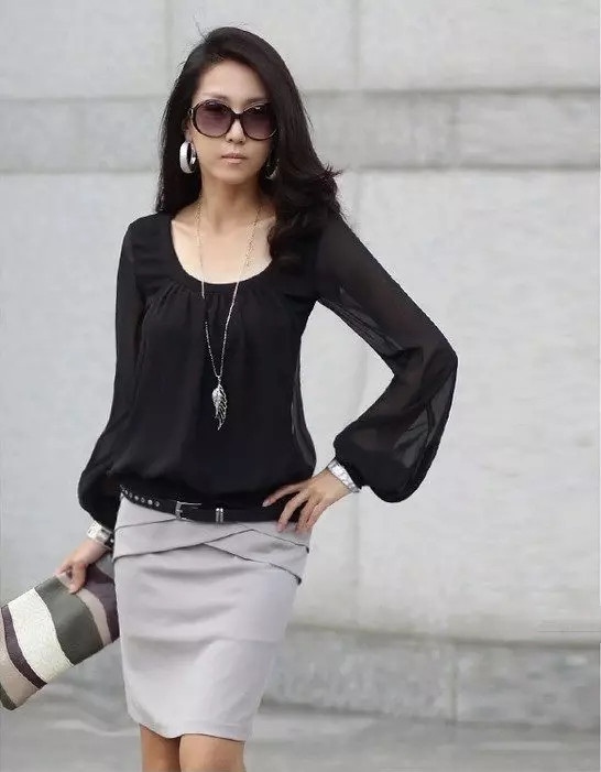 Black Blouse (52 wêne): toi bikî bloka reş 882_7