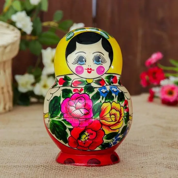 Semenov Matryoshka (24 photos): Abubuwa da zanen da tarihi na fitowan, siffofi na wasan yara factory 8872_10