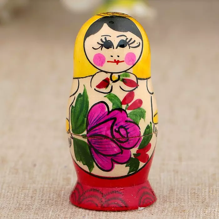 Semenov matryoshka (24 foto): elemen lukisan dan sejarah munculnya, fitur mainan pabrik 8872_15