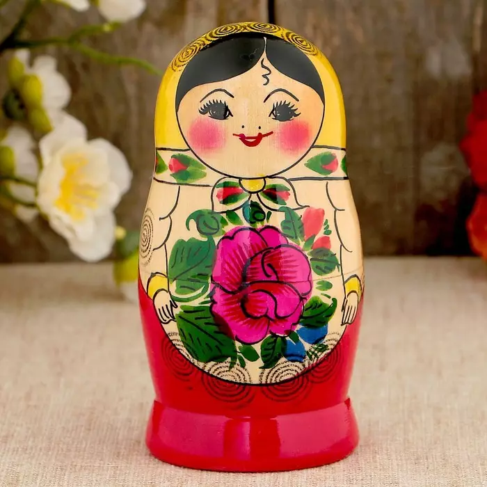 Semenov Matryoshka (24 Ritratti): Elementi tal-pittura u l-istorja tal-emerġenza, karatteristiċi tal-fabbrika tal-ġugarelli 8872_5