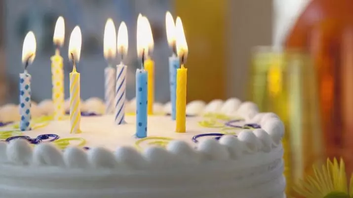 केकको लागि मैनबत्तीहरू: उत्सुक अशुभ मैनबत्तीहरू, संख्याहरू र असामान्य खाद्य मैनबत्तीहरू जन्मदिन, 