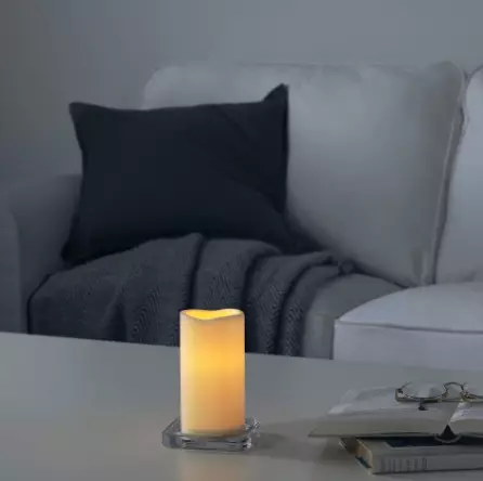 IKEA Candles: Aromatic i et glass og LED-lys på batterier, te stearinlys sett, røde smaksatt lys og andre alternativer 8897_20