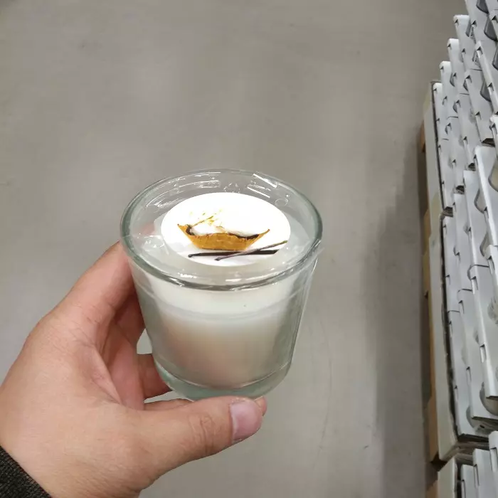 Qirinj Ikea: aromatike në një gotë dhe qirinj të udhëhequr në bateri, komplete çaji qiri, qirinj të kuqe salcë dhe opsione të tjera 8897_5