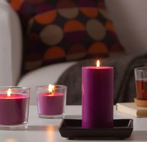 IKEA espelmes aromàtiques: en un got i dirigits espelmes en bateries, jocs de veles, espelmes de te amb gust vermells i altres opcions 8897_7