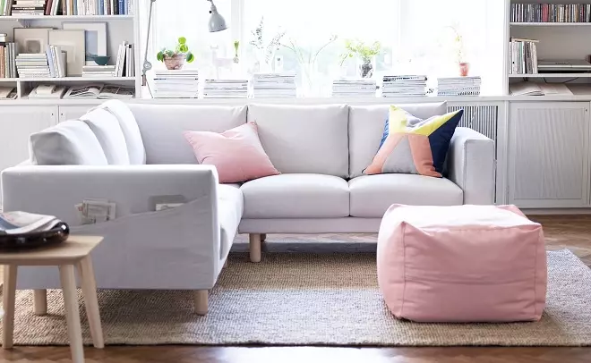 Ikea Sofas (50 сурат): Катҳои диванҳои кунҷӣ ва пӯшишҳои зард бо ҷои хоб, хурд ба ошхона, бо миз бо ҷадвали ситораҳо ва дигар моделҳо 8911_41