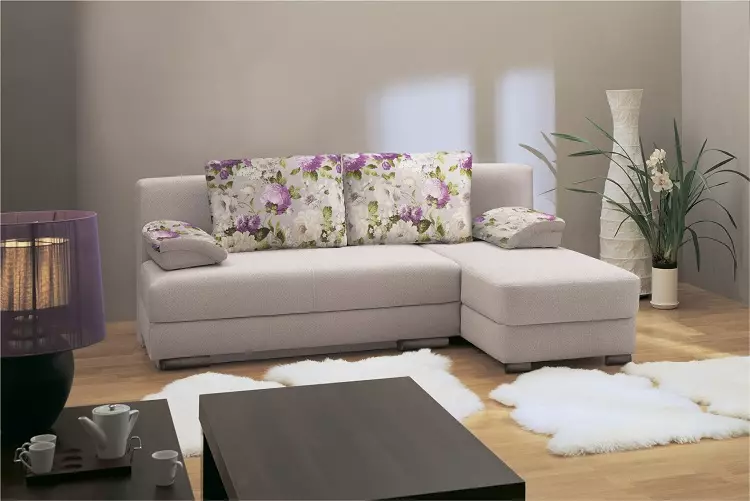 Sofa kecil (96 gambar): Saiz mini-sofa, sofa bergaya bergaya kecil untuk bilik kecil dan model lain 8913_93