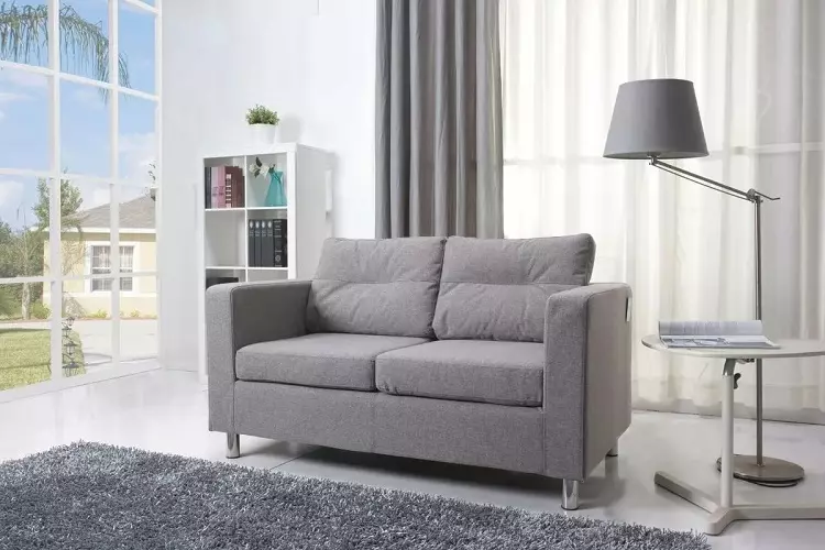 Sofa kecil (96 gambar): Saiz mini-sofa, sofa bergaya bergaya kecil untuk bilik kecil dan model lain 8913_96