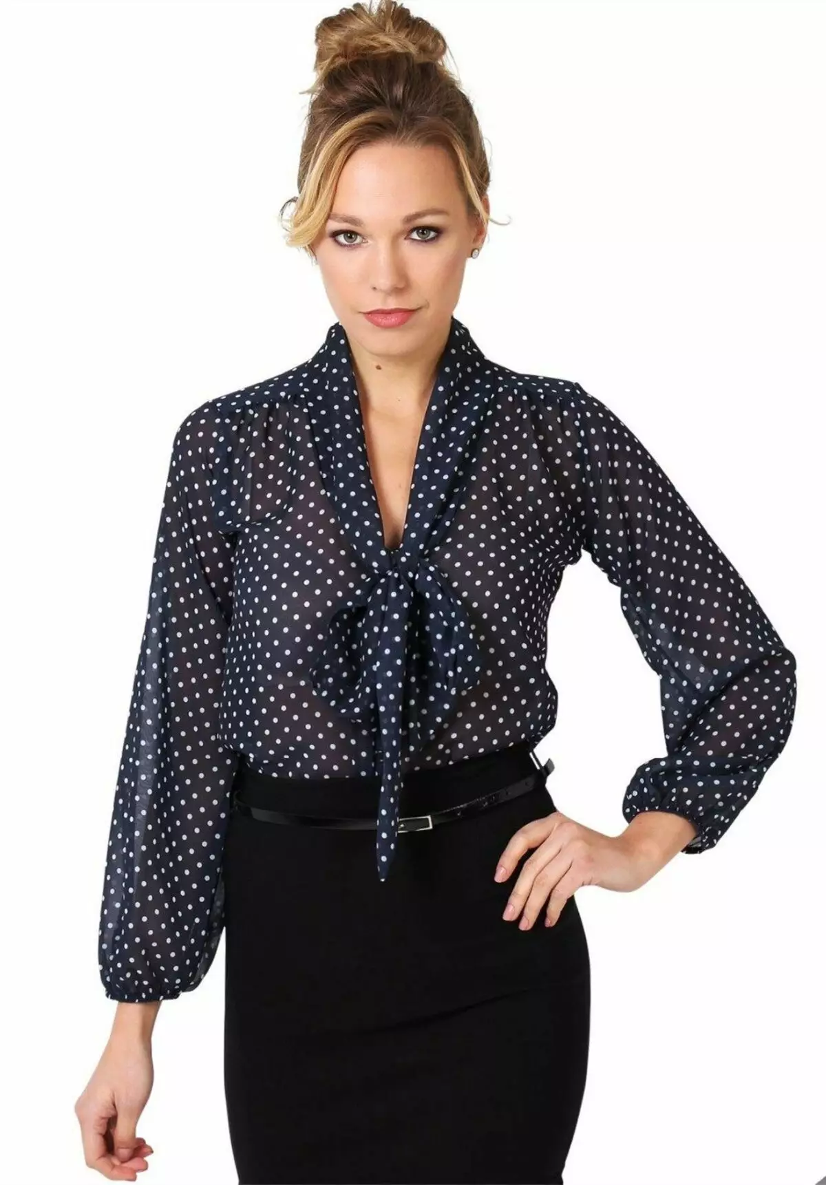 Polka Dot Blouses (54 foto's): Modellen, waarmee het dragen van glanzende blouses 892_10