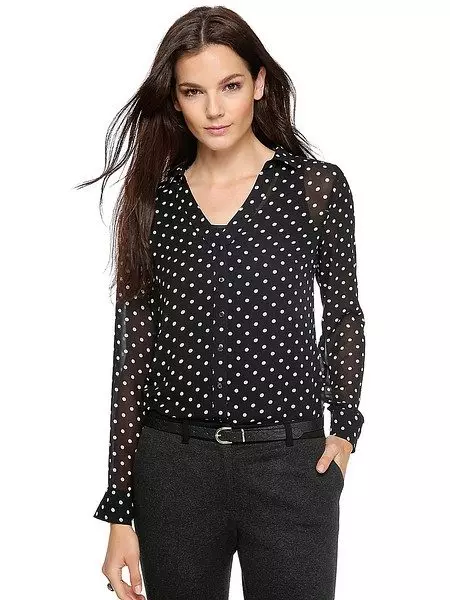 Polka Dot Blouses (54 ဓာတ်ပုံများ): အင်္ဂါနေ့များကို 0 တ်ဆင်ထားသည့်မော်ဒယ်များ 892_19