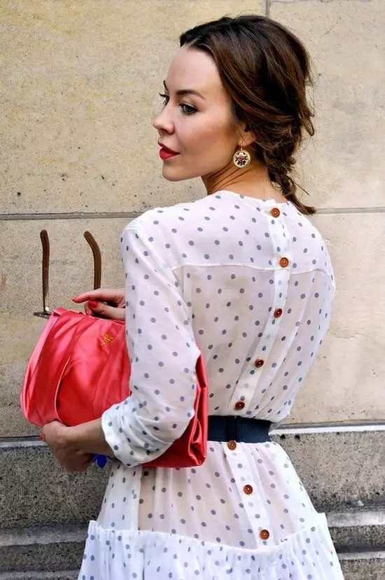 Polka Dot Blouses (54 foto's): Modellen, waarmee het dragen van glanzende blouses 892_25