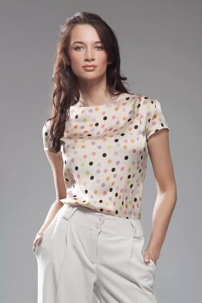 Polka Dot Blouses (54 ဓာတ်ပုံများ): အင်္ဂါနေ့များကို 0 တ်ဆင်ထားသည့်မော်ဒယ်များ 892_34