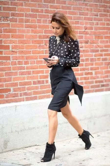 Polka Dot Blouse (54 зураг): загварууд: загвар өмсөгч, гялтгар гялалзах 892_8