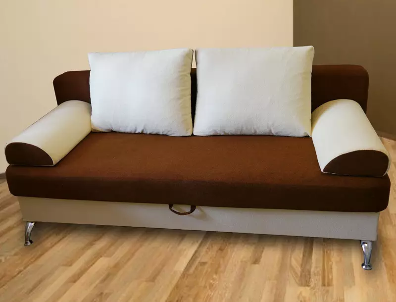 如何選擇帶有彈簧塊的Eurobook沙發？在沙發上獨立和依賴的塊，帶有睡眠地點，角落和直接模型 8938_35