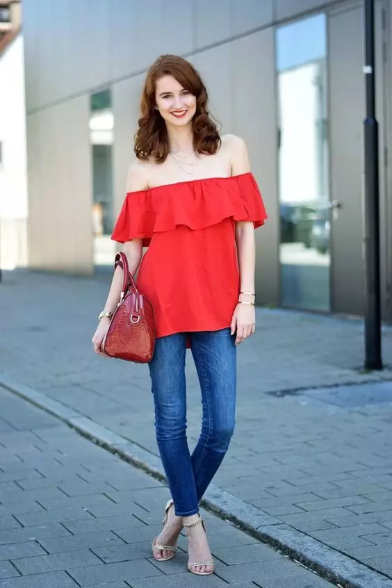 Czerwona bluzka (44 zdjęcia): Co nosić czerwoną bluzkę 893_27