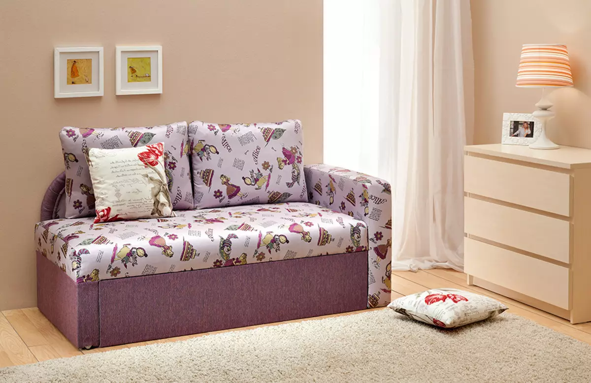 Rozkładana sofa (35 zdjęcia): wybrać przesuwną kanapę długo łóżko, cabrio, składane, róg i model bezręki 8952_12