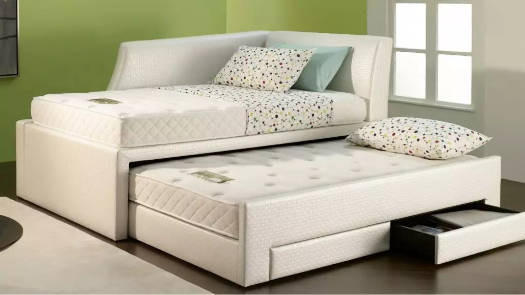 Folding ottoman (35 photos): Choose sliding bed-ottoo, transformer, folding, angular and without armrests model 8952_28