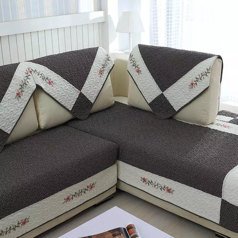 Abdeckungen auf einem Sofa mit osmanischem: wie einer Bettdecke, Plaid und Umhang auf einem Sofa mit einer linken Ecke wählen? Wie zu tragen? Optionen für ein Sofa ohne Armlehnen und mit ihnen 8955_4