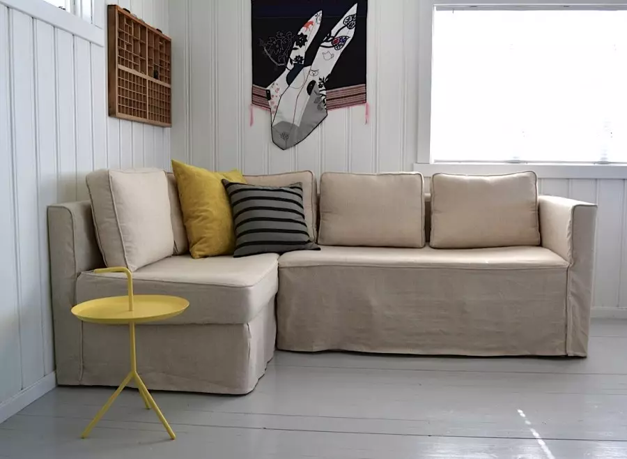 Ityala kwi-Sofa Ikea: Ukukhetha kwebhedi yebhedi yekona ngaphandle kwe-Arm Arms, i-Universal Arts kunye nezinye iindlela 8963_29