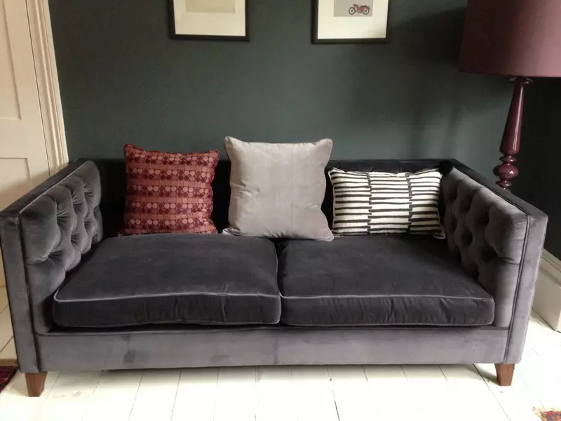 Canapea cu o cutie pentru lenjerie: Alegeți o canapea extensibilă pliabilă cu sertare, canapea dublă și unică 8978_32